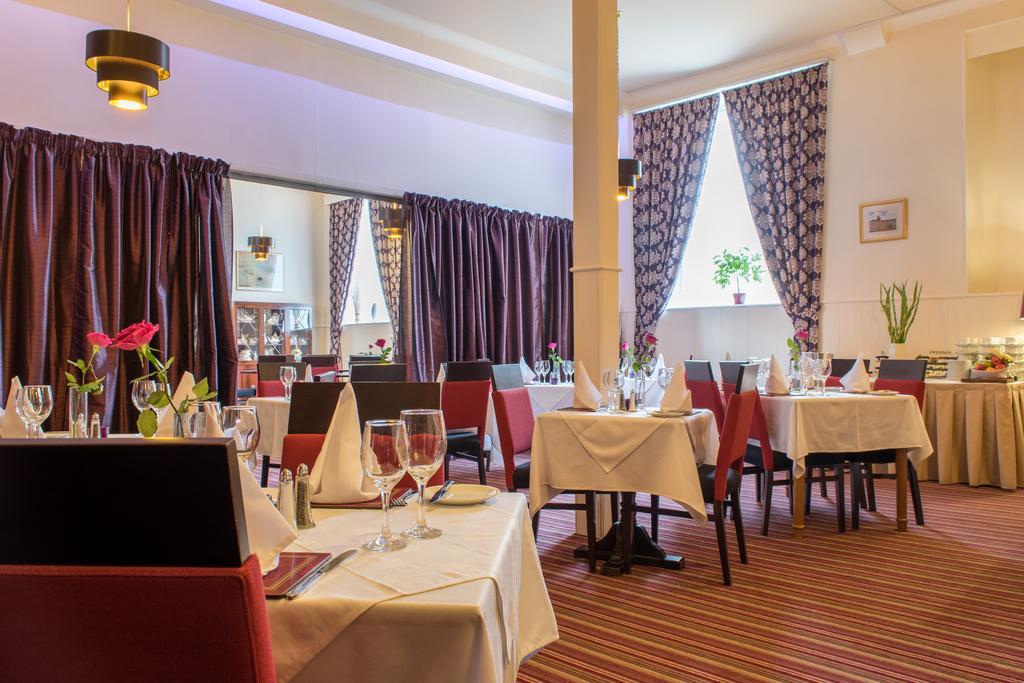 Langholm Eskdale Hotel מראה חיצוני תמונה